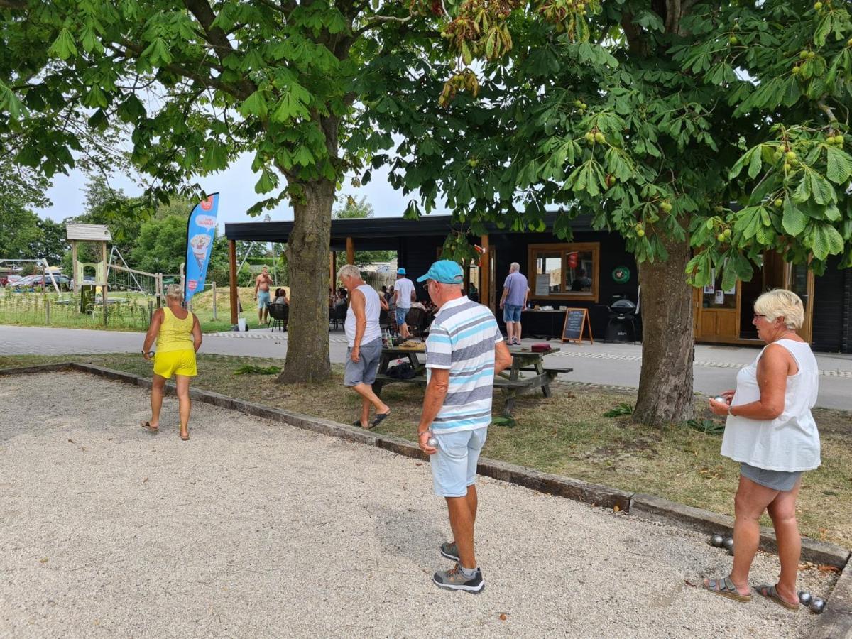 סנט מארטן Bungalow 82 Op Recreatiepark De Wielen מראה חיצוני תמונה